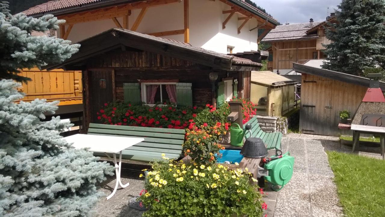 科瓦拉因巴迪亚Garni Gabrieli住宿加早餐旅馆 外观 照片